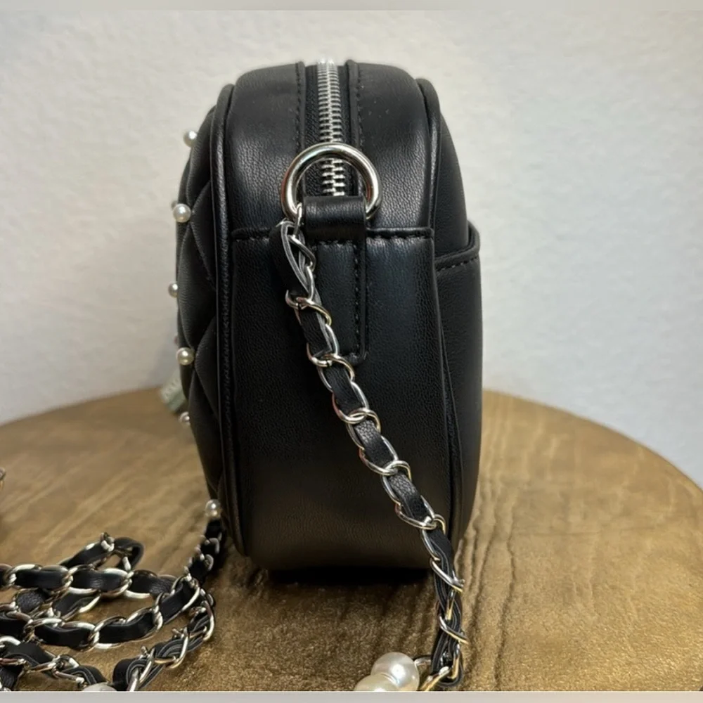 Badgley Mischka black quilted, pearls, crossbody vegan leather bag, NWT - Picture 6 of 12